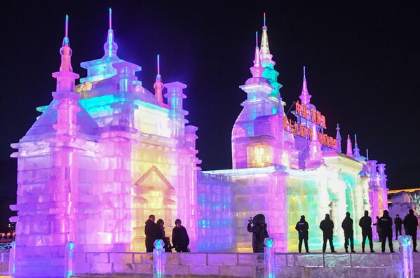 中俄蒙国际冰雪节始于1999年。 - 俄罗斯卫星通讯社