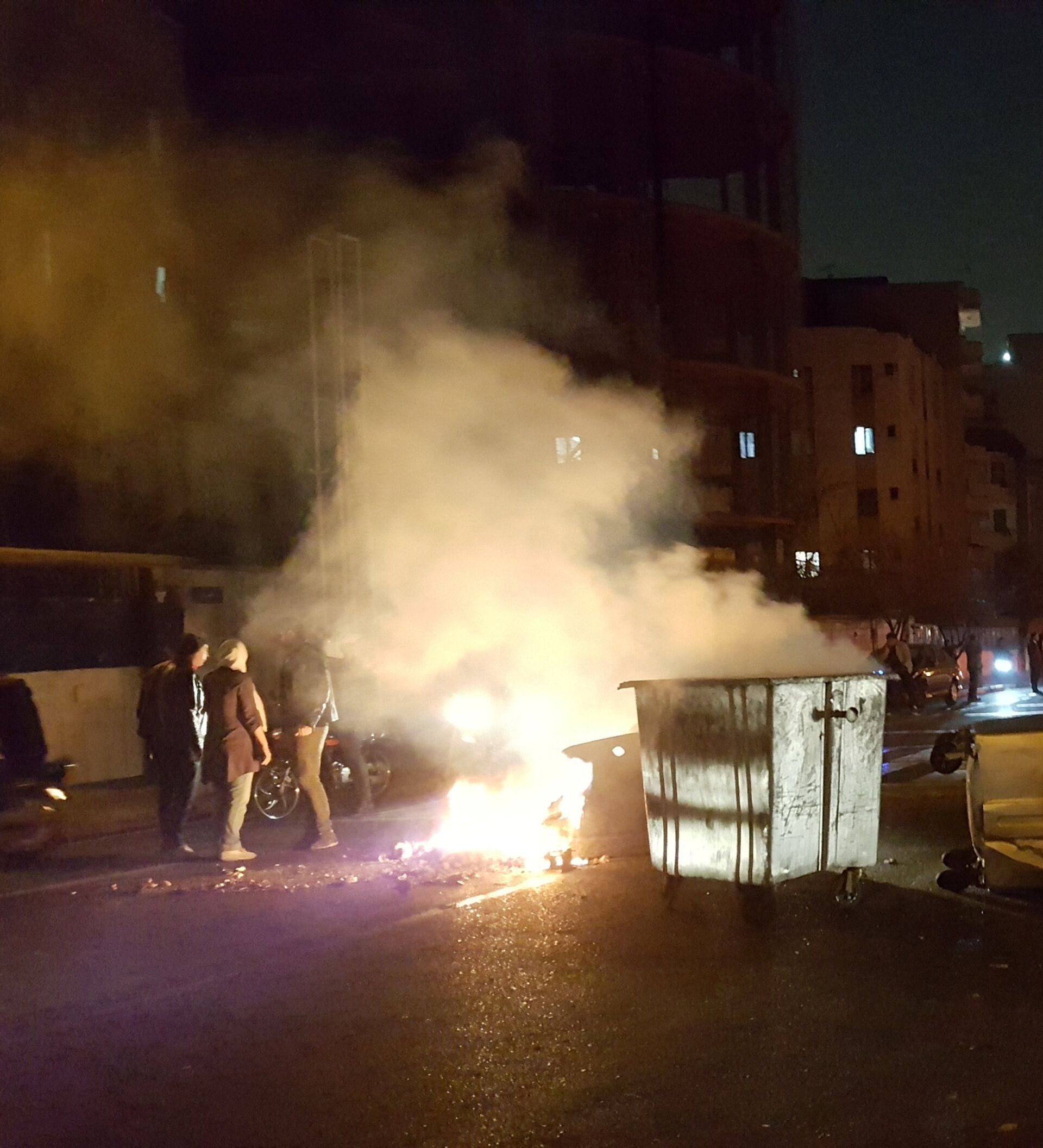 优享资讯 | 伊朗男子被指在反政府示威中堵路及伤及保安遭处决