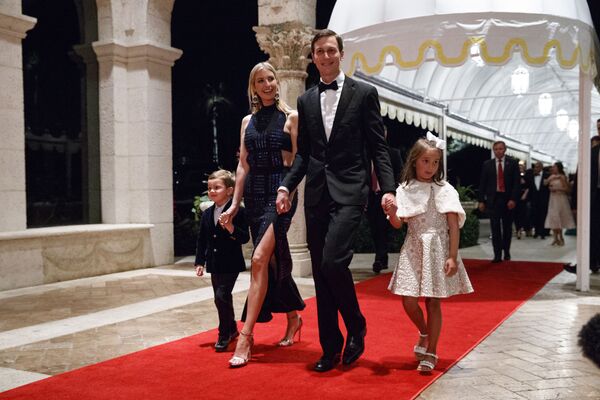 伊万卡·特朗普与她的丈夫和孩子们参加佛罗里达州新年晚会。 - 俄罗斯卫星通讯社
