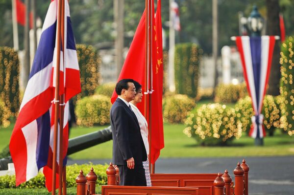 中泰两国关系的发展模式是一种良性互动的模式，有助于维护两国关系以及中国和其他东盟国家关系。 - 俄罗斯卫星通讯社