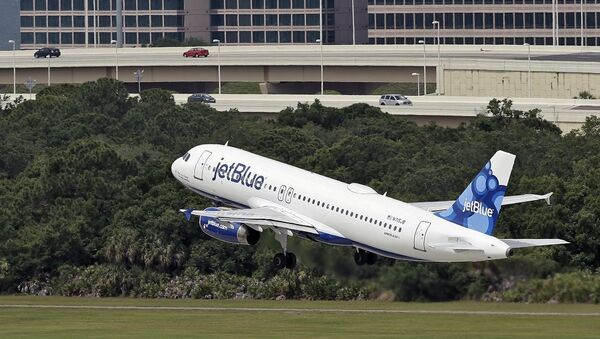 捷蓝航空飞往多米尼加的航班因异味返回美国 - 俄罗斯卫星通讯社