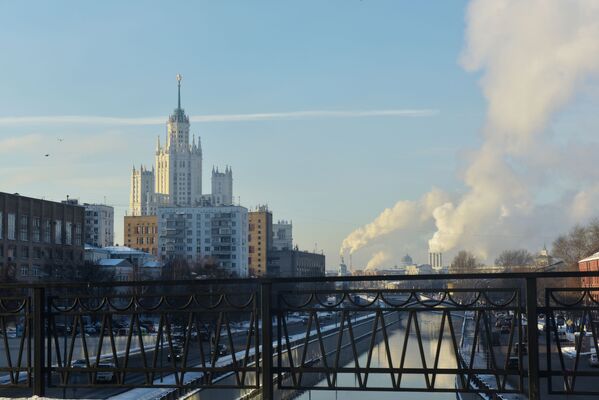 從莫斯科（Vysokoyauzsky）大橋遠眺亞烏扎河四周，2016年。 - 俄羅斯衛星通訊社