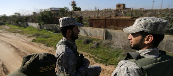 以色列空軍襲擊加沙地帶以應對巴勒斯坦人在邊境的衝擊 - 俄羅斯衛星通訊社