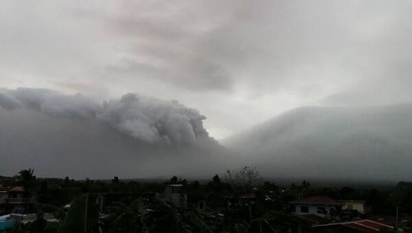 菲律賓因馬榮火山疑似噴發而提高警報級別 - 俄羅斯衛星通訊社