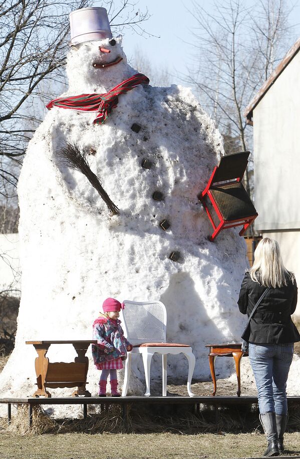 波蘭6米高雪人 - 俄羅斯衛星通訊社