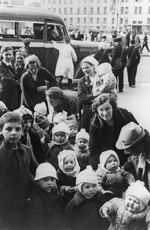 将儿童从列宁格勒疏散 - 俄罗斯卫星通讯社