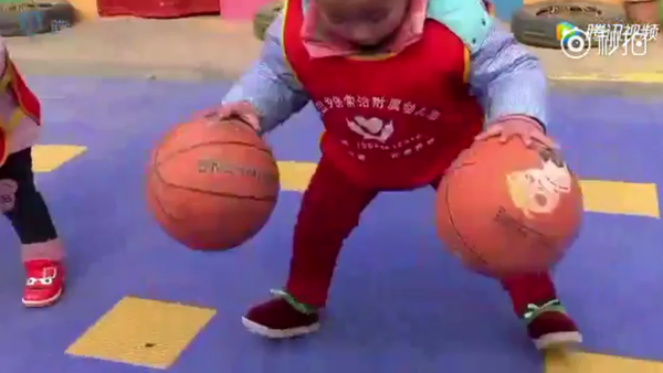 幼兒園花樣籃球操 最小孩子僅兩歲半 - 俄羅斯衛星通訊社