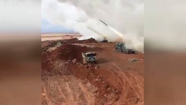 土耳其对叙利亚阿夫林的空袭视频 - 俄罗斯卫星通讯社