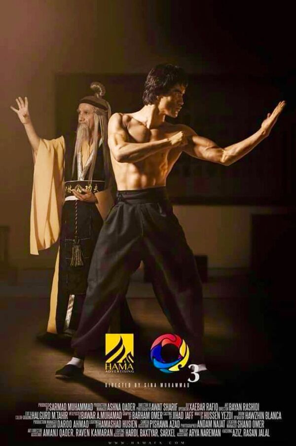 一些电影公司邀请他参加拍摄。迄今为止，阿巴斯已经参演了两部影片。第一部参演的是阿塞拜疆的影片《兄弟李》，在片中他扮演的传奇的功夫大师。第二部影片是在印度拍摄的，阿巴斯在其中同样扮演李小龙。 - 俄罗斯卫星通讯社