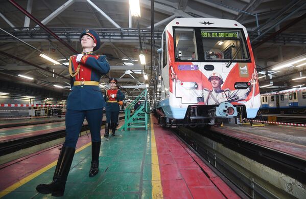 莫斯科地鐵啓用“勝利列車” - 俄羅斯衛星通訊社