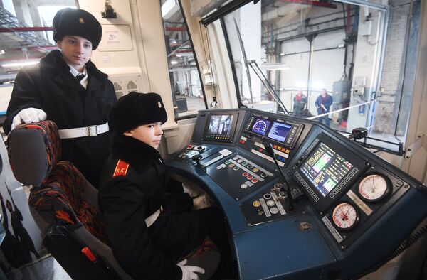莫斯科地鐵啓用“勝利列車” - 俄羅斯衛星通訊社