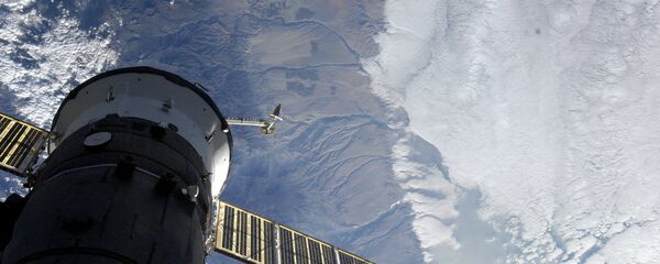 俄飞控中心：国际空间站轨道飞行高度调高600米 - 俄罗斯卫星通讯社