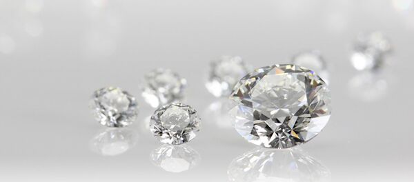 世界上第一双镶满钻石的白金鞋 - 俄罗斯卫星通讯社