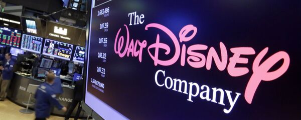 Логотип компании Walt Disney на экране Нью-Йоркской фондовой биржи - 俄羅斯衛星通訊社