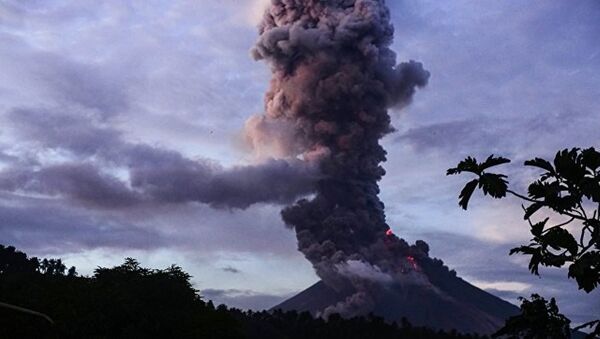 菲律賓約7.5萬人因馬榮火山爆發威脅而撤離家園 - 俄羅斯衛星通訊社