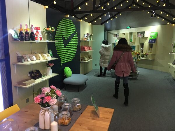 无人店开张头几天没有出现任何意外,也在情理之中。 无人店开张头几天没有出现任何意外,也在情理之中。 - 俄罗斯卫星通讯社