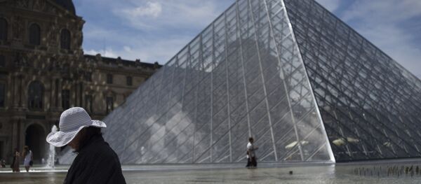 盧浮宮 - 俄羅斯衛星通訊社