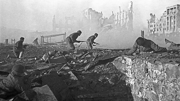 Уличные бои в Сталинграде. Штурм дома. Ноябрь 1942 года - 俄羅斯衛星通訊社