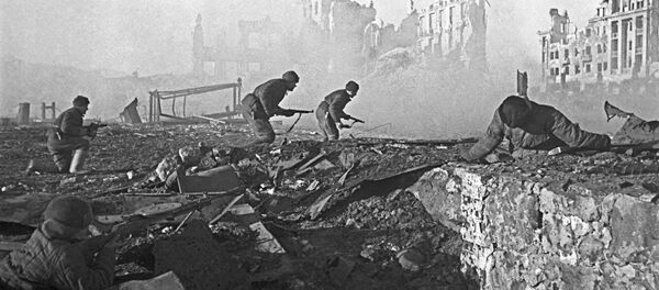 Уличные бои в Сталинграде. Штурм дома. Ноябрь 1942 года Уличные бои в Сталинграде. Штурм дома. Ноябрь 1942 года - 俄罗斯卫星通讯社