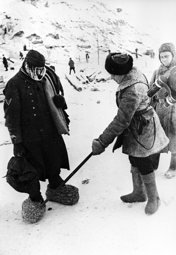 穿著自制氈靴的被俘德國士兵 - 俄羅斯衛星通訊社
