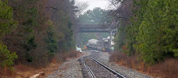 媒體：美國客運列車因接到沿錯誤方向行駛的口頭許可而發生事故 - 俄羅斯衛星通訊社
