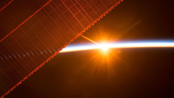 Вид на восход солнца с борта МКС  - 俄罗斯卫星通讯社