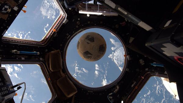 國際空間站的宇航員在世界杯期間也會踢足球 - 俄羅斯衛星通訊社