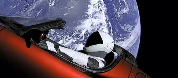 “猎鹰重型”火箭所载特斯拉跑车开始向小行星带移动 - 俄罗斯卫星通讯社