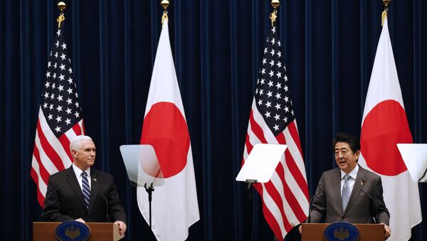 日本首相安倍晉三與美國副總統彭斯進行會面 - 俄羅斯衛星通訊社
