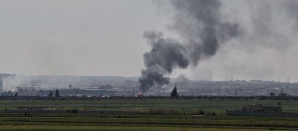 Дым над сирийским городом Идлиб - 俄罗斯卫星通讯社