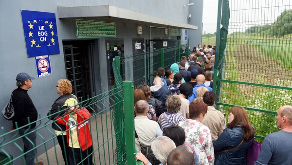 波羅申科：近50萬烏克蘭人已通過免簽渠道前往歐盟 - 俄羅斯衛星通訊社