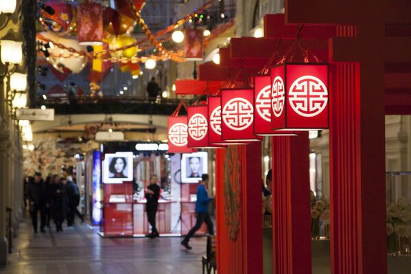 古姆商场迎接中国新年活动的主题装饰 - 俄罗斯卫星通讯社