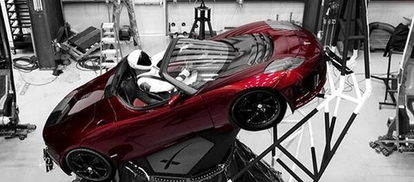 天文学家确定特斯拉跑车运动轨迹：真的在往火星飞！ - 俄罗斯卫星通讯社