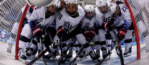 國際奧委會要求去掉美國女子冰球隊門將頭盔上所繪自由女神像 - 俄羅斯衛星通訊社