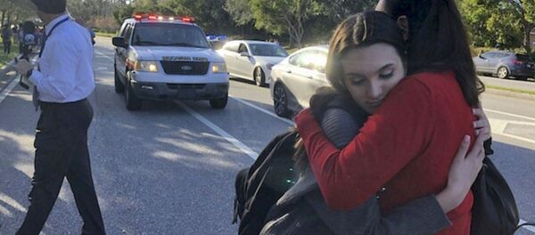 特朗普將抵佛羅里達州慰問校園槍擊案受害者 - 俄羅斯衛星通訊社