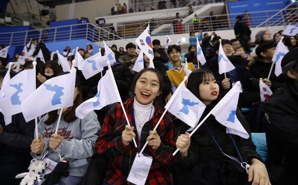 冬奧會上的韓國美女啦啦隊 - 俄羅斯衛星通訊社