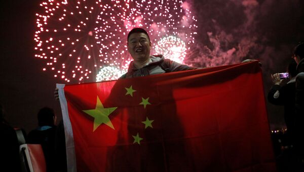 “十一假期”紅色旅遊迎來熱潮　中國遊客在各地唱響對祖國贊歌 - 俄羅斯衛星通訊社