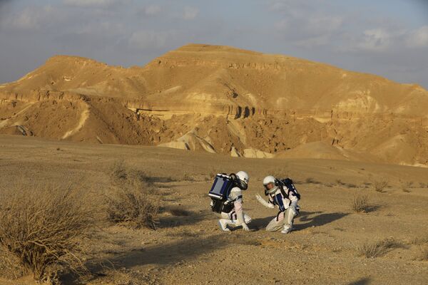 火星站部署在以色列南部马赫捷什-拉蒙坑的底部。 - 俄罗斯卫星通讯社