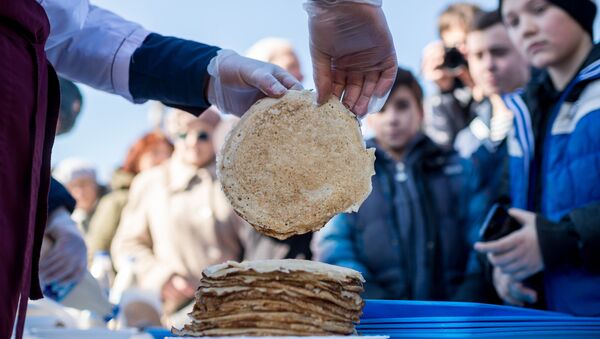 弗拉基米爾吃煎餅比賽獲勝者過世 - 俄羅斯衛星通訊社