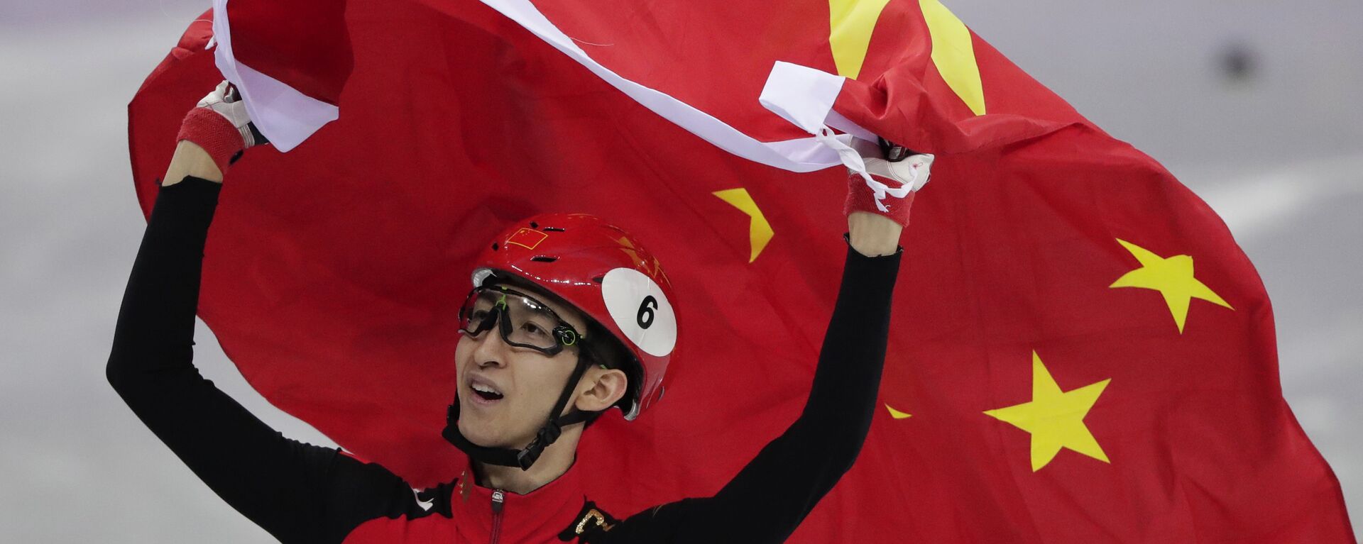 Wu Dajing of China celebrates after winning the men's 500 meters short track speedskating A final in the Gangneung Ice Arena - 俄罗斯卫星通讯社, 1920, 22.02.2018