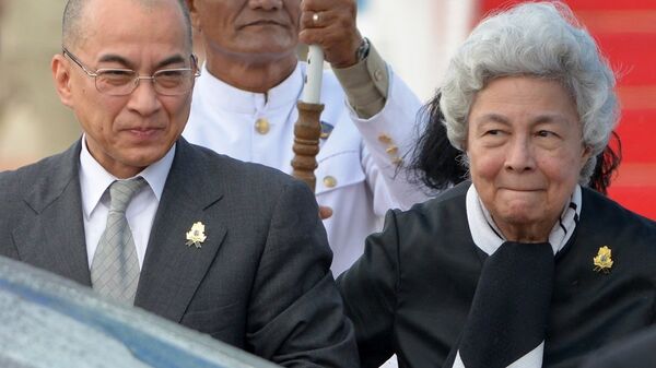 柬埔寨國王諾羅敦·西哈莫尼與他的母親 - 俄羅斯衛星通訊社