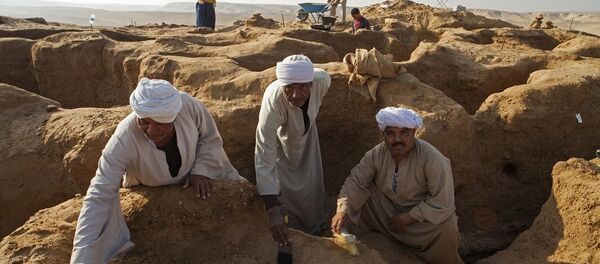 在開羅南部發現了一個帶有石棺和寶藏的大型古埃及墓地 在開羅南部發現了一個帶有石棺和寶藏的大型古埃及墓地 - 俄羅斯衛星通訊社