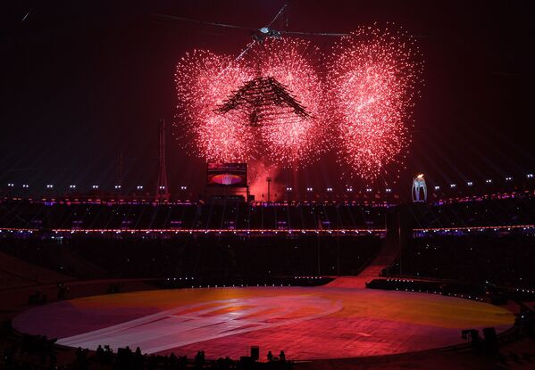 奧林匹克體育場上空的煙花 - 俄羅斯衛星通訊社