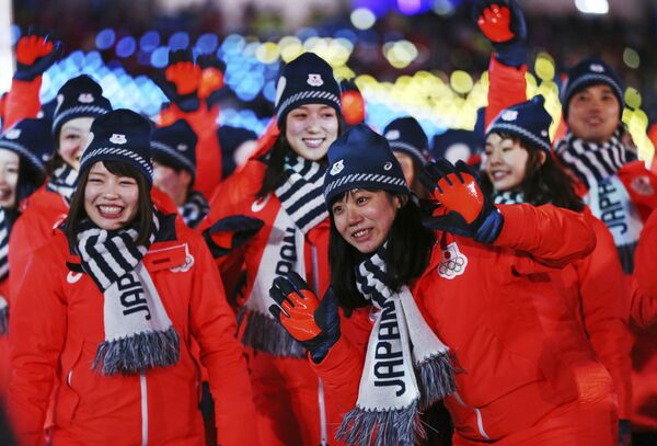 日本運動員在冬奧會閉幕式上 - 俄羅斯衛星通訊社