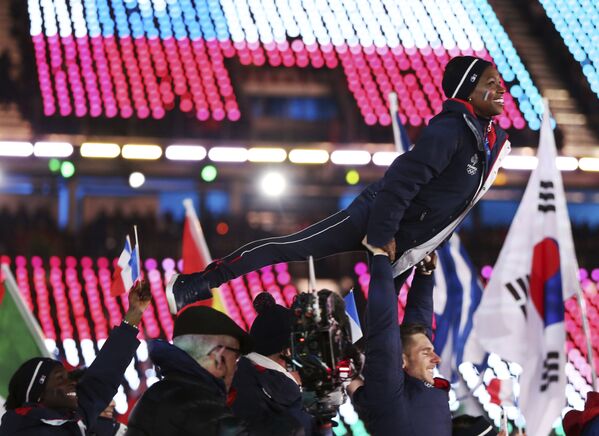 法國運動員在冬奧會閉幕式上 - 俄羅斯衛星通訊社