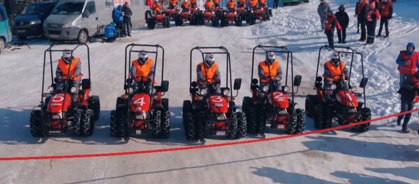 世界首次拖拉机冬季两项比赛 - 俄罗斯卫星通讯社