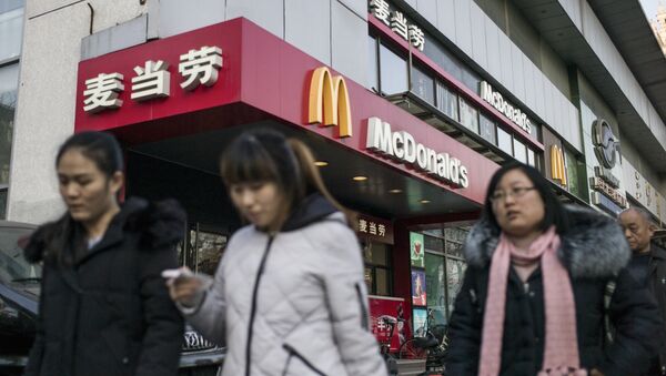 在中国的麦当劳开始出售带香肠的“俄罗斯”汉堡 - 俄罗斯卫星通讯社
