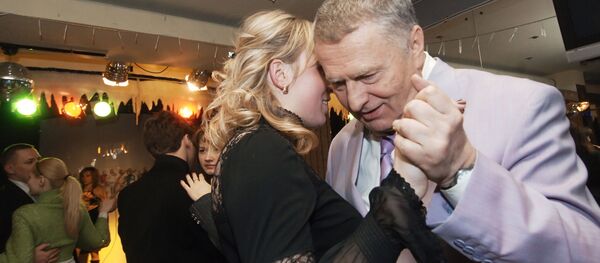 Заместитель председателя Государственной Думы Владимир Жириновский принял участие в празднике по случаю Дня Святого Валентина, организованном молодежным центром ЛДПР - 俄罗斯卫星通讯社