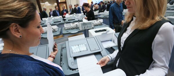 俄羅斯人在希臘排隊提前進行俄總統大選投票 - 俄羅斯衛星通訊社