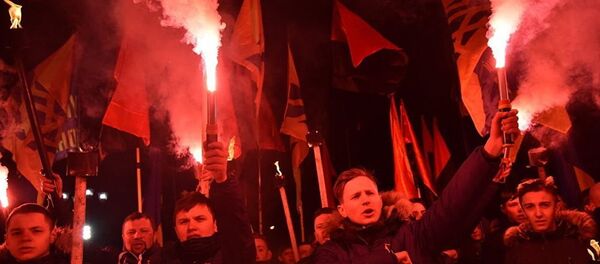 乌克兰激进分子在利沃夫举行火炬游行 高喊反波兰口号 - 俄罗斯卫星通讯社